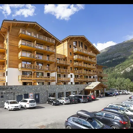 Apartment In With Slope Access &