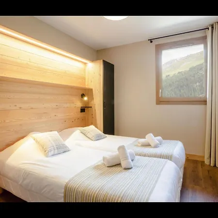 Apartment In With Slope Access &