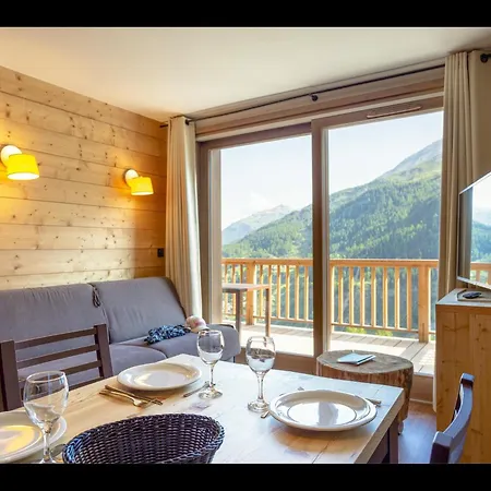 Apartment In With Slope Access &