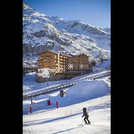 In With Slope Access & Tignes